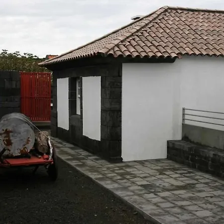 A Casa Do Ouvidor 4* São Roque do Pico